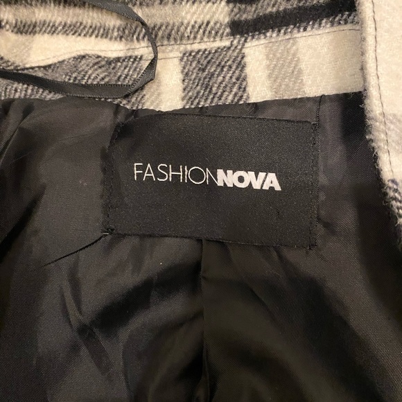 Plaid trench coat - Picture 10 of 10